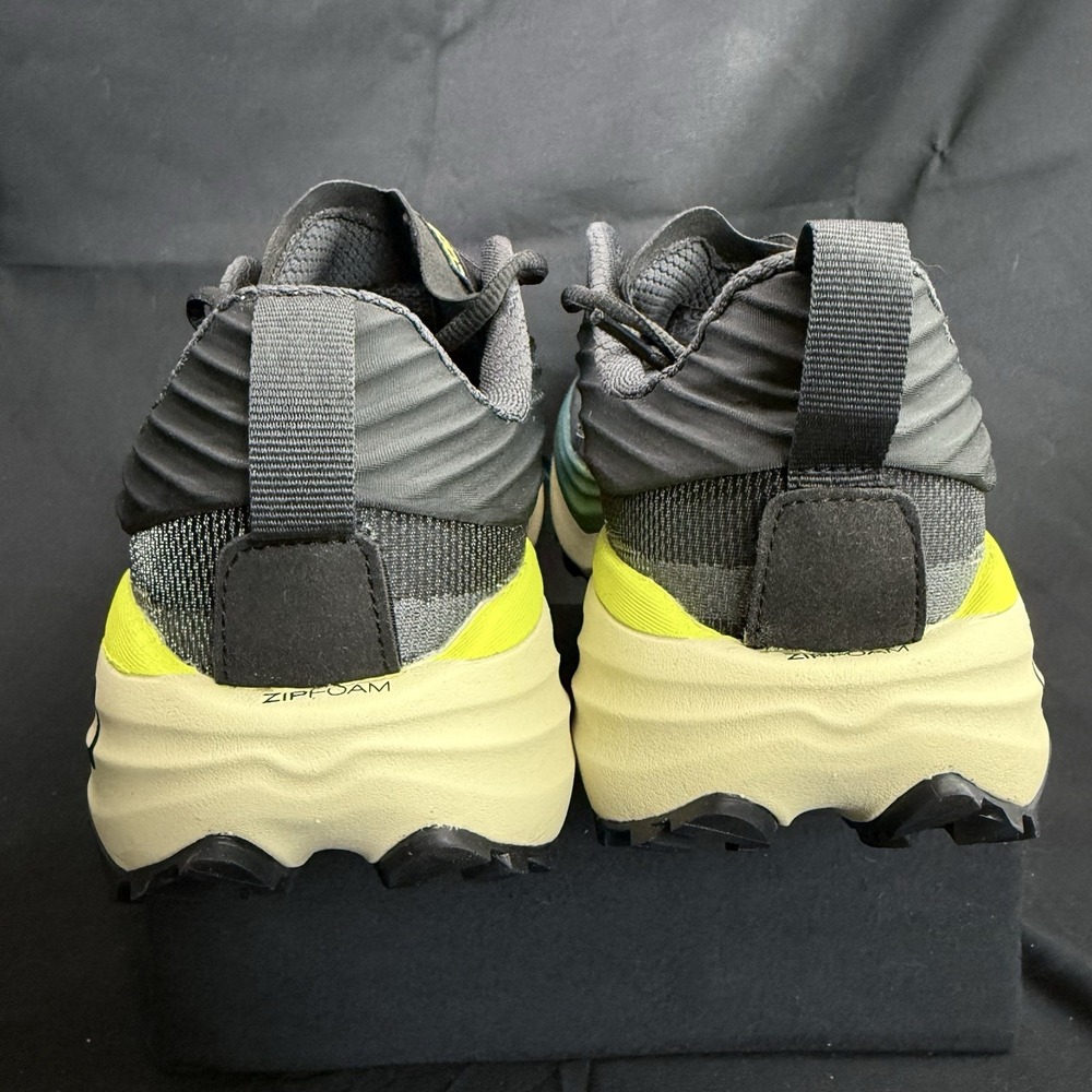 Topo Vista Mens Size 9 Black Lime Trail Running Hiking Shoes 5mm Drop Vibram - Picture 3 of 7